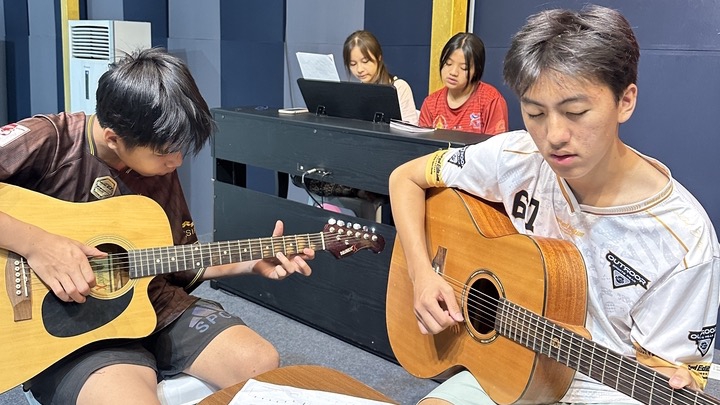 Guitar class 3